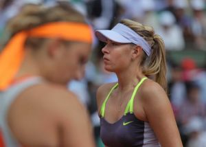 Maria Sharapova and Vika Azarenka face off in Paris (Thanks to mysanantonio.com)