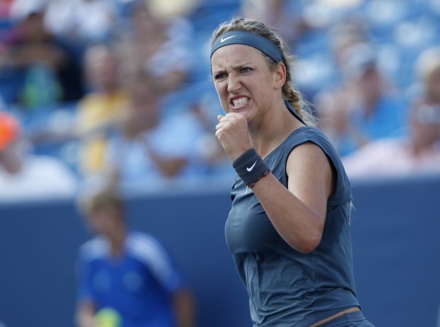 Azarenka comes back against Serena in Cincinnati